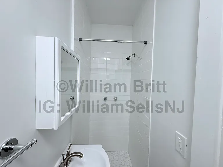 164 Sterling Ave #162D — Photo 9