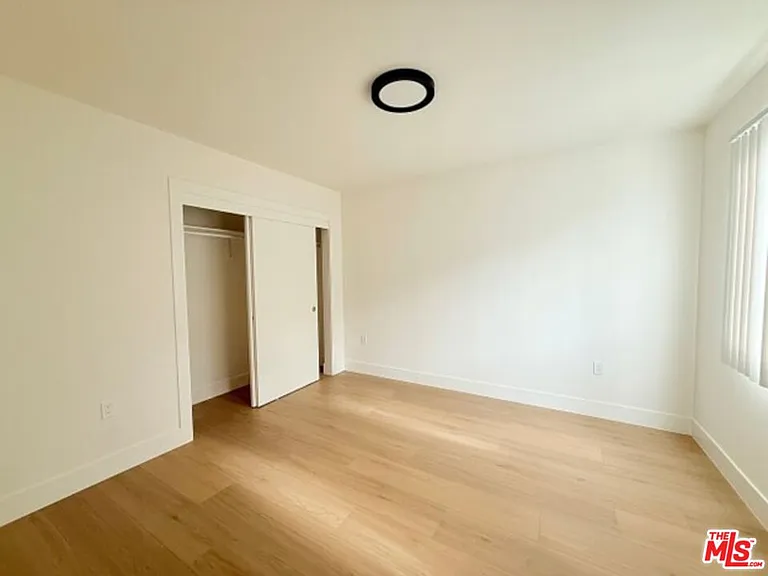 953 S Westmoreland Ave #15 — Photo 6