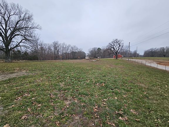 2nd image of 1703 W State Highway 248