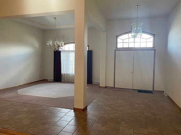 Front door/Dining room