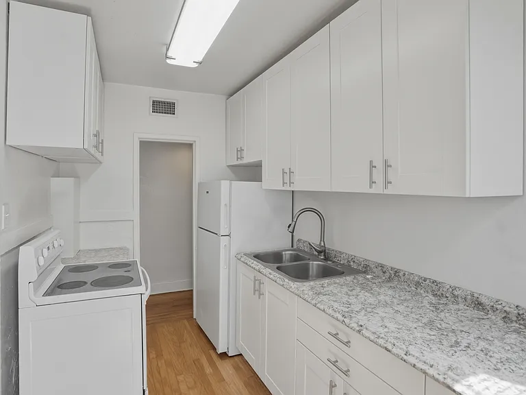 3218 W Santiago St — Photo 7
