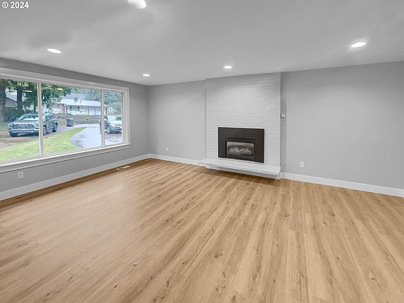 2nd image of 1150 Douglas Dr