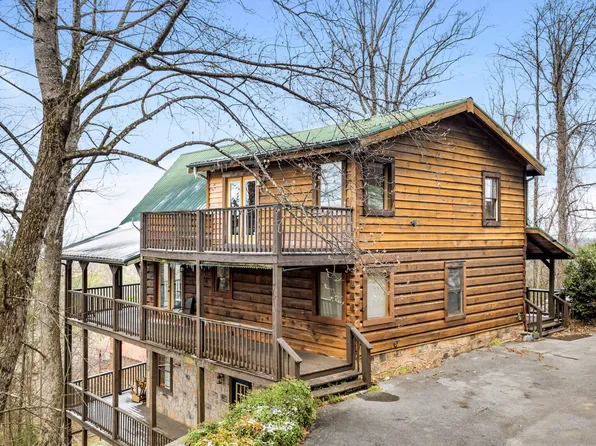 2470 Black Bear Ridge Way, Sevierville, TN 37862