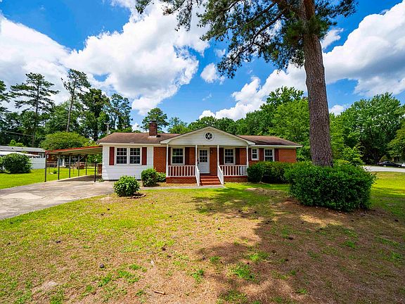 3rd image of 1709 Woodfield Dr