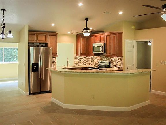 3rd image of 8831 N Salina Dr