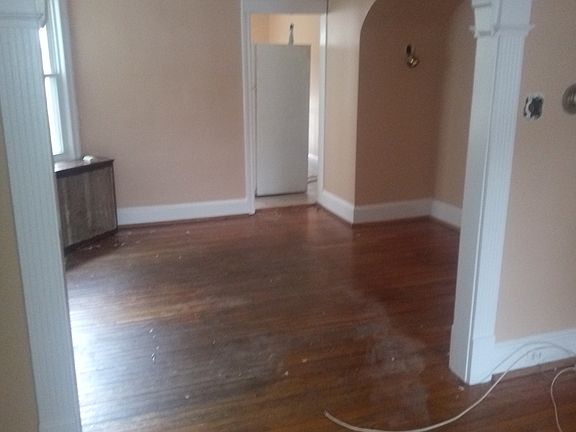 3rd image of 30 Bellevue Ter