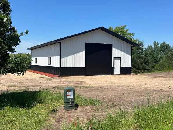18260 Norway Woods Cir, New London, MN 56273