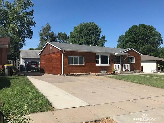 2nd image of 8001 Hickory Ln