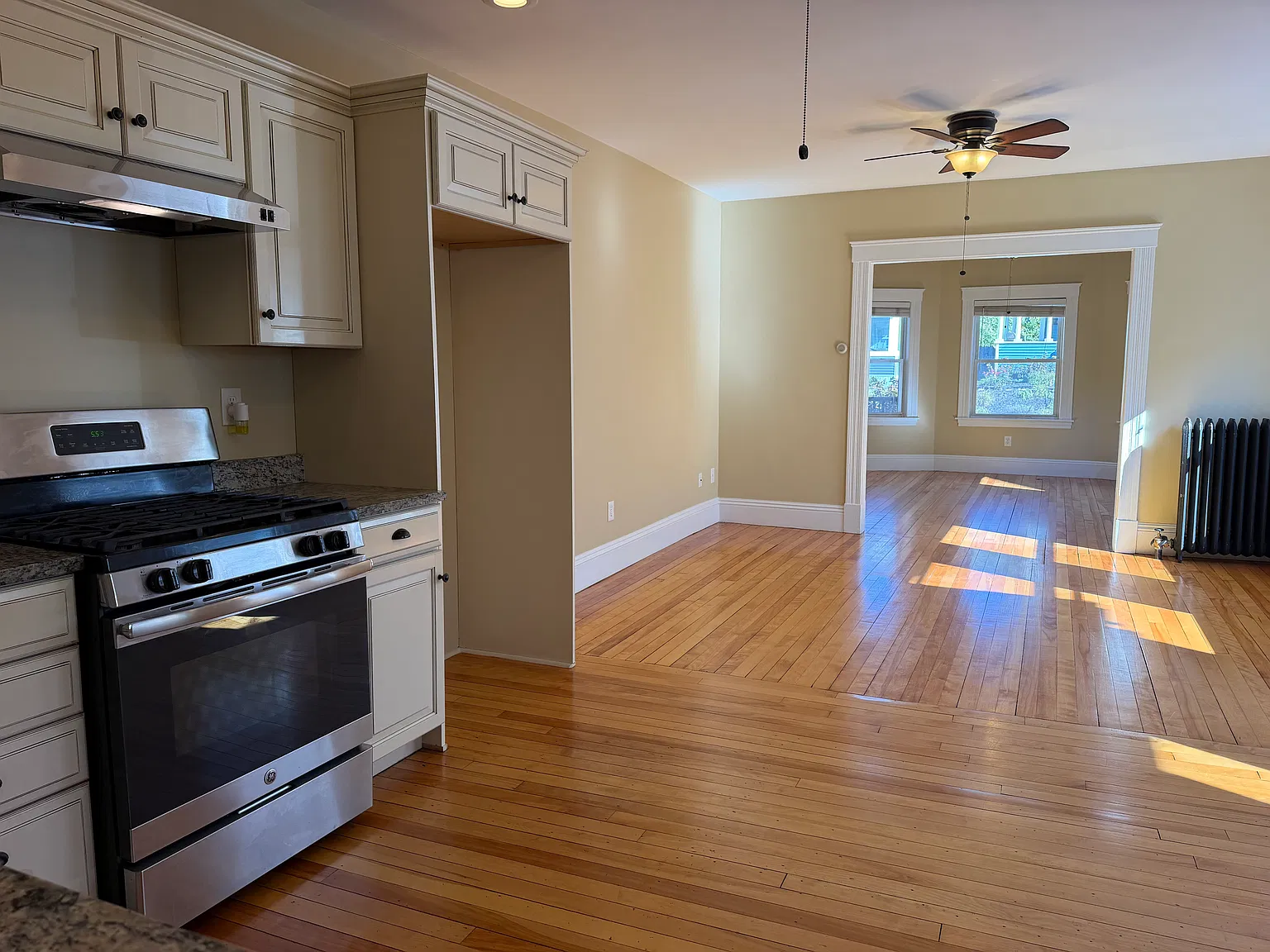 4 bed, 1870 sqft, $3,500 — Photo 4