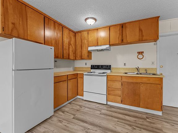 4th image of 619 Chetco Ave #6