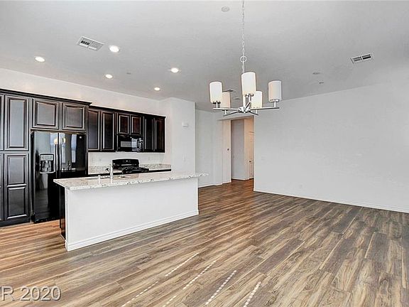4th image of 217 Ellington Ave
