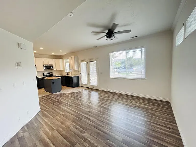 632 E Long Shadow Dr #1 — Photo 3