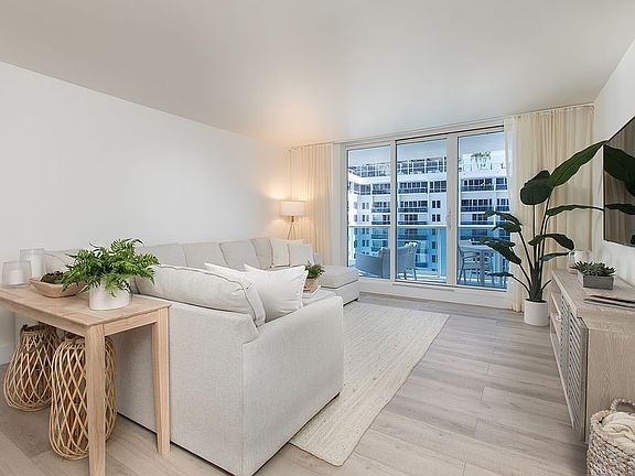 3rd image of 2301 Collins Ave APT 1519