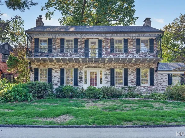 7284 Winchester Dr, Saint Louis, MO 63121