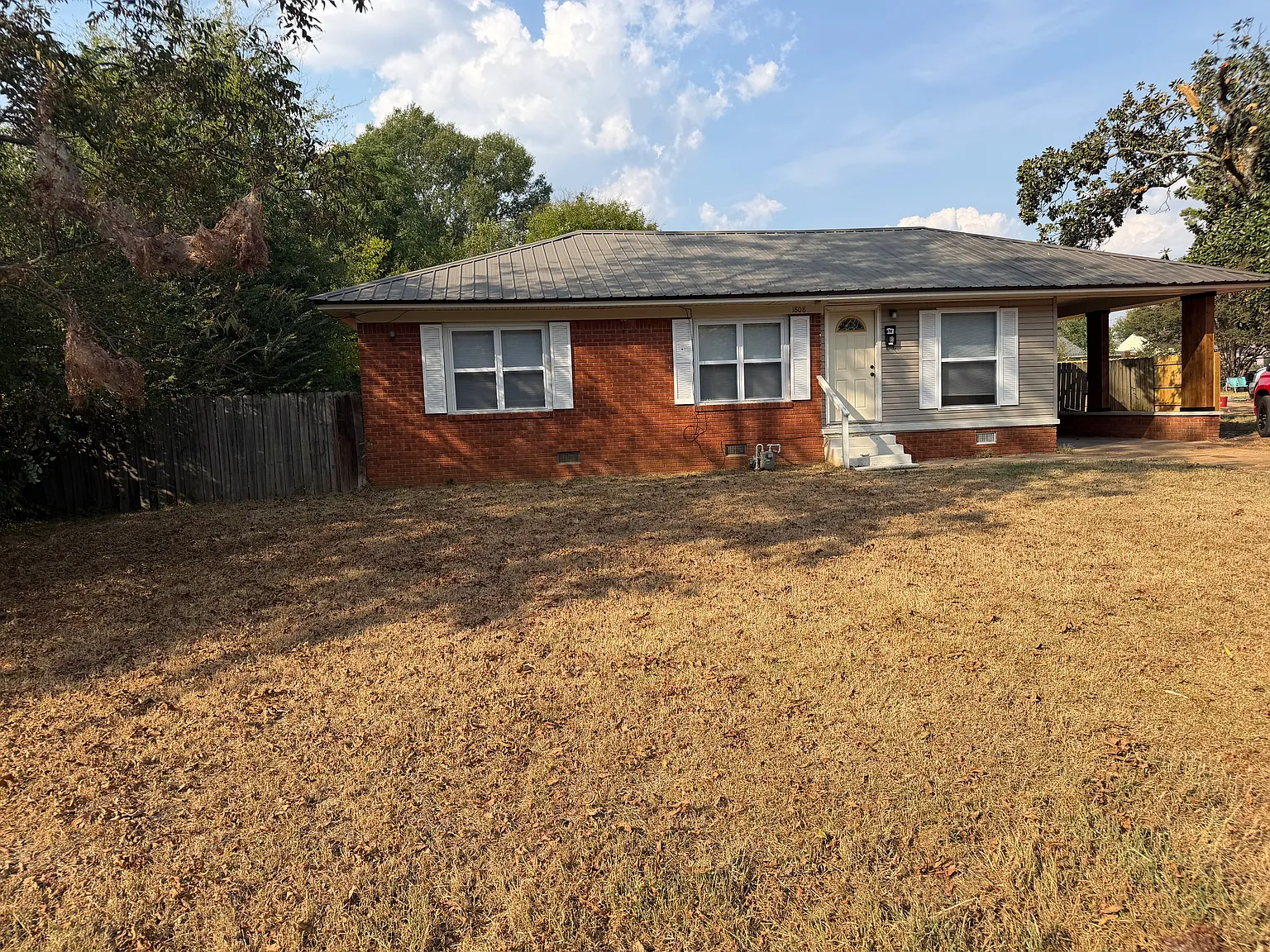 4 bed, 1770 sqft, $2,000 — Photo 2