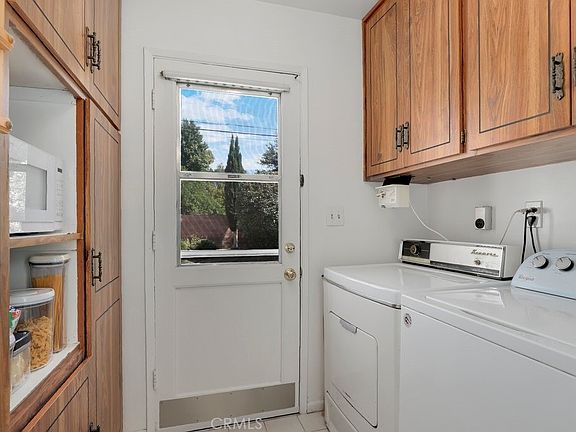 3rd image of 24143 Hartland St