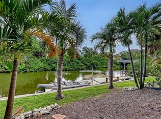 1650 Pine Tree Ln APT 104, Sarasota, FL 34236