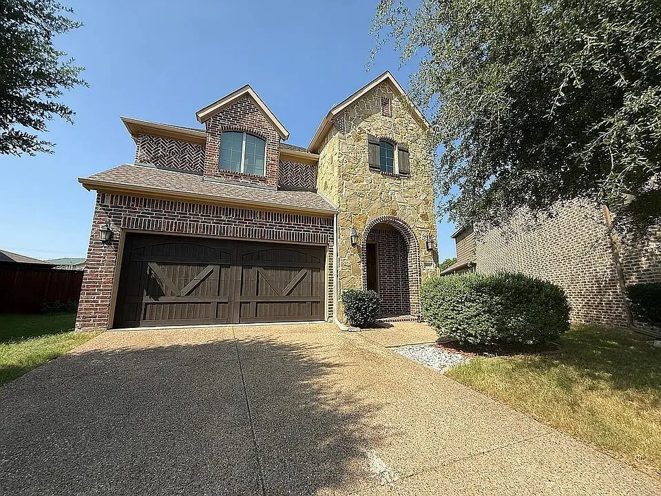 9001 Blue Water Dr