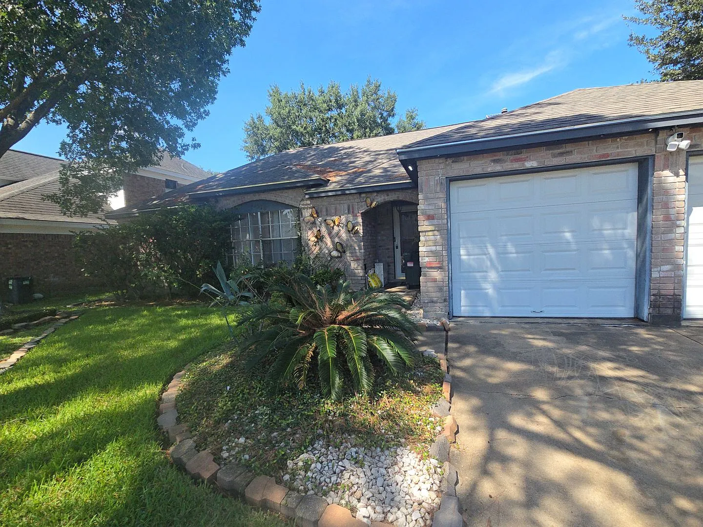 17518 Masonridge Ask about our No Cash Security Deposit Option — Photo 1