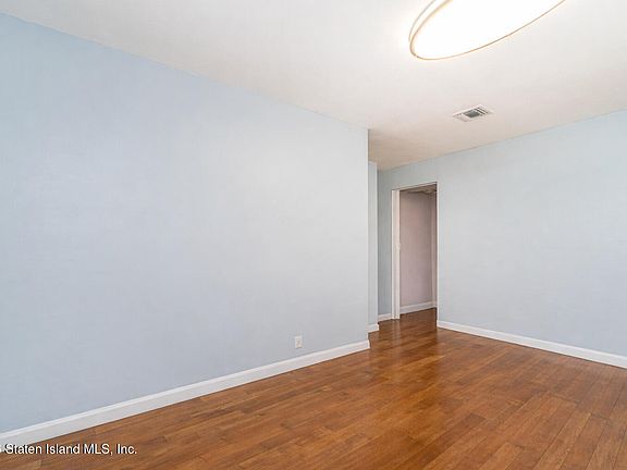 4th image of 15 Bovanizer St