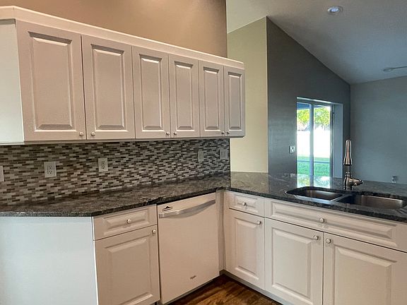 5th image of 3311 Pelican Blvd