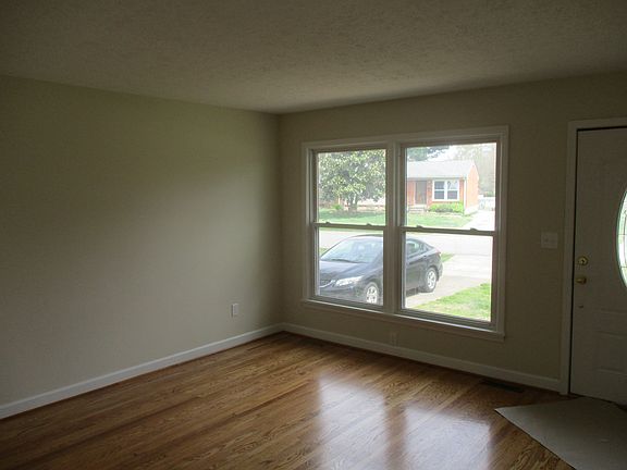 5th image of 11108 Lansford Dr