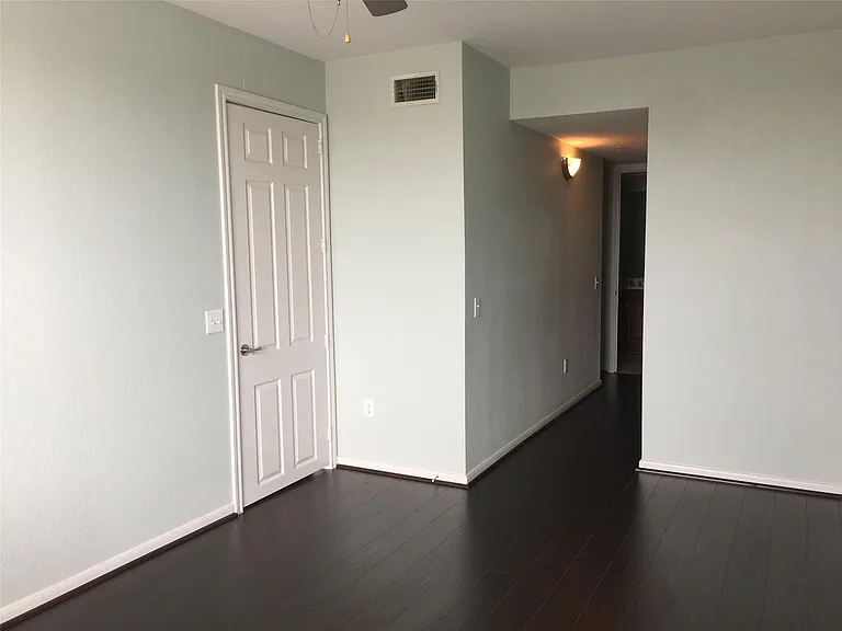 7575 Kirby Dr #2420 — Photo 12