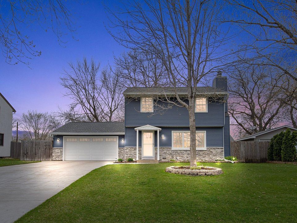 1st image of 355 104th Ln NE