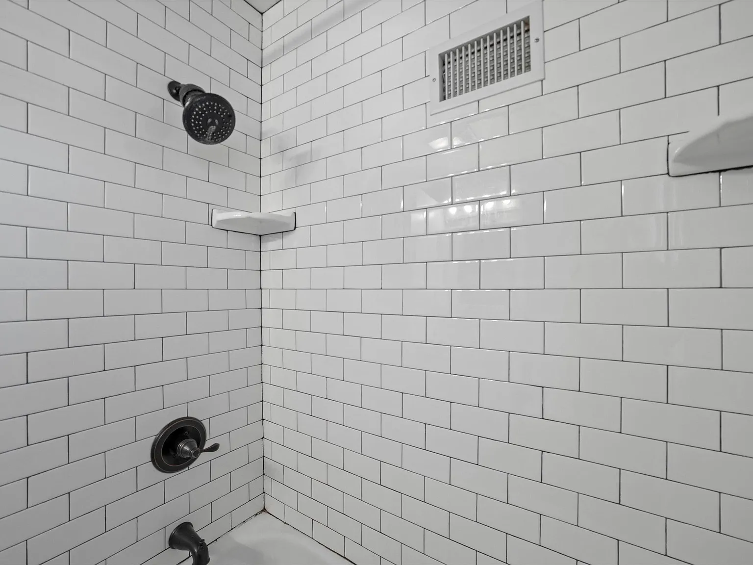 2 bed, 1150 sqft, $1,575 — Photo 1