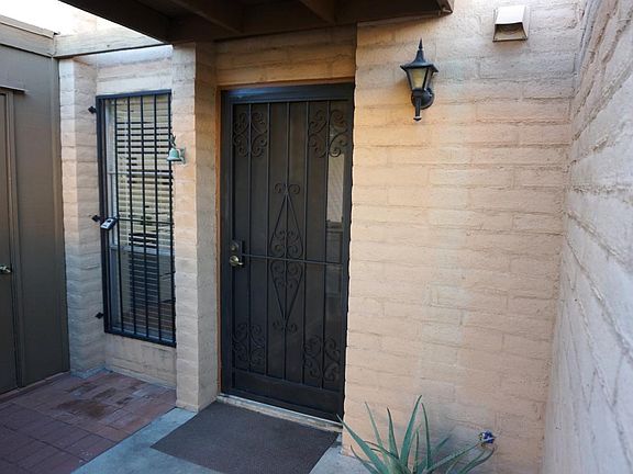4th image of 2875 N Tucson Blvd APT 36