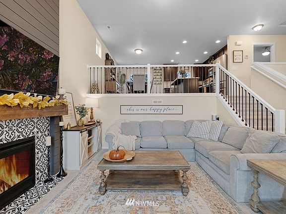 3rd image of 1310 Sunrise Estate Place