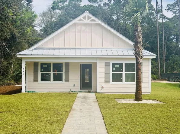 217 15th St, Apalachicola, FL 32320