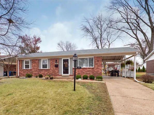 1487 Coachway Ln, Hazelwood, MO 63042