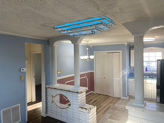 3rd image of 1110 N 32nd St #B