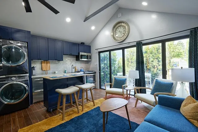 1 bed, 400 sqft, $2,600 — Photo 1