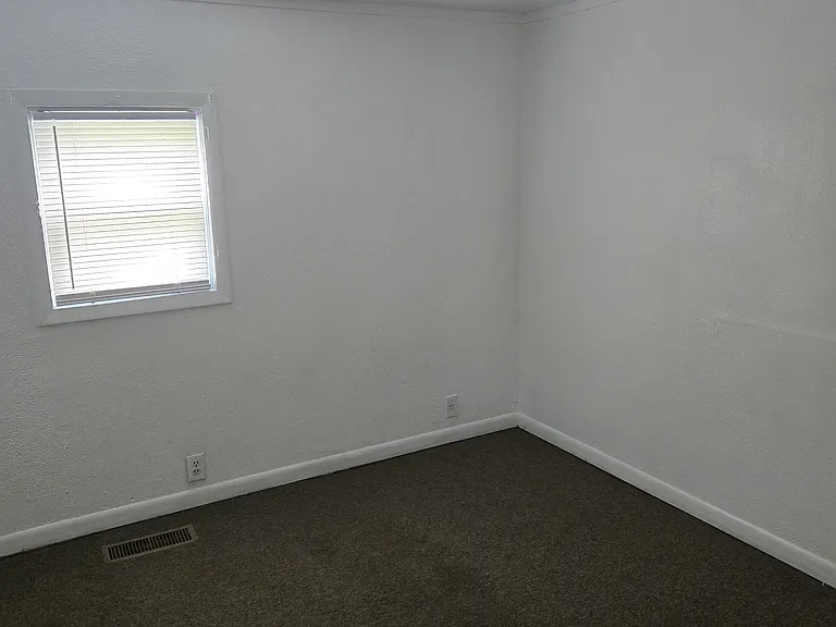 227 N Gladstone Ave — Photo 11
