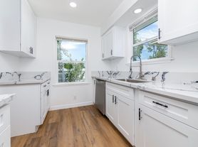 5816 Kester Ave, Van Nuys, CA