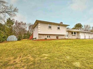 1191 Beechwood Dr, Green Bay, WI 54313