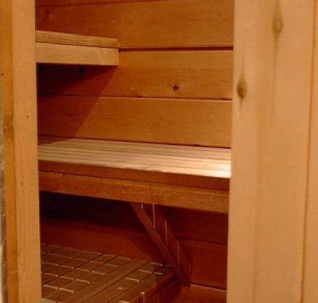 Built in cedar sauna!!!