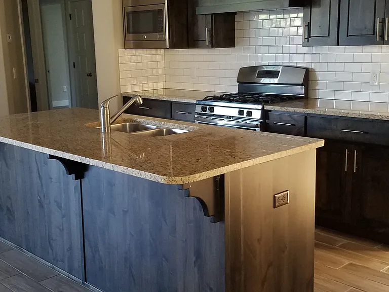 378 N Highland Pkwy — Photo 14