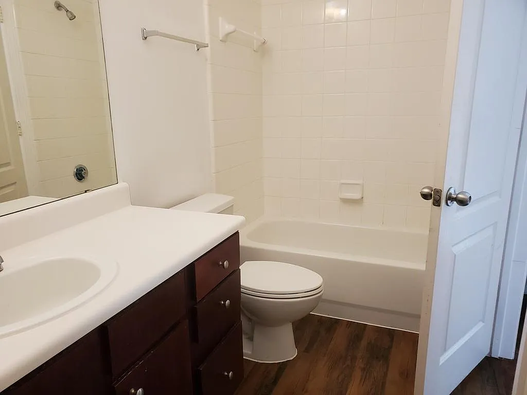 4 bed, 1368 sqft, $600 — Photo 2