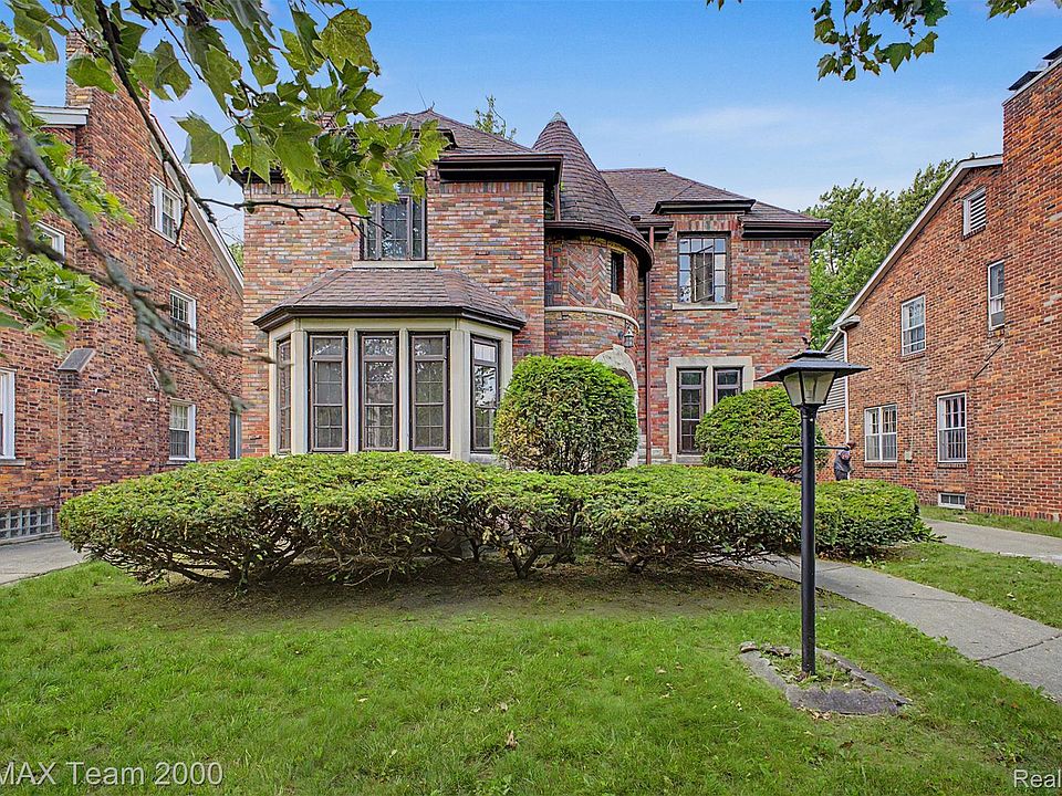 1st image of 18085 Warrington Dr