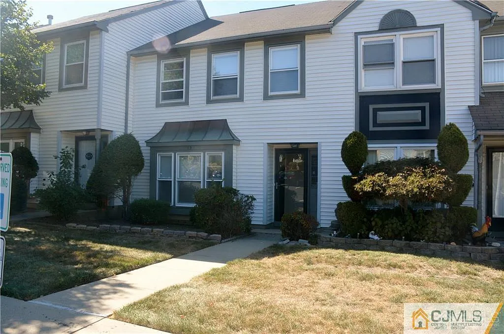 3 bed, 2.5 bath, $2,800 — Photo 1