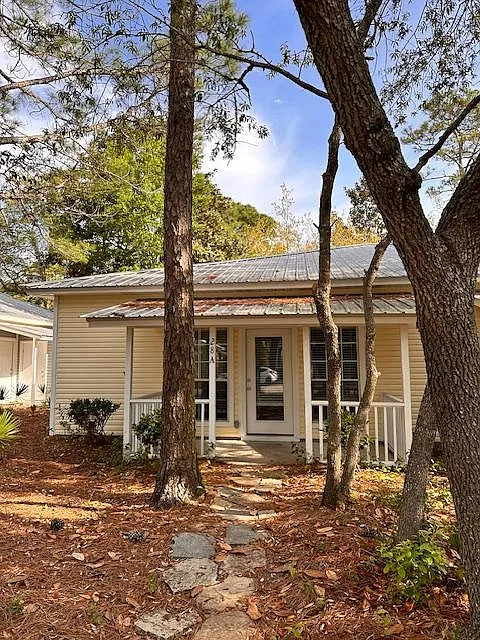 2 bed, 1104 sqft, $1,800 — Photo 1