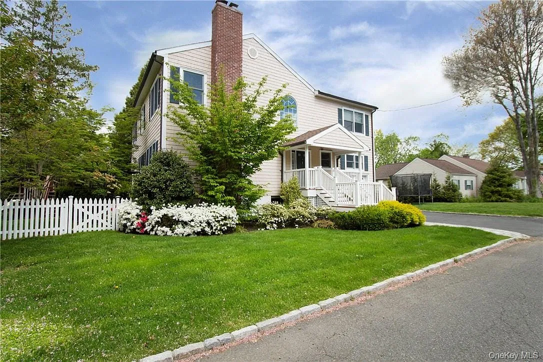 4 bed, 3.5 bath, 3400 sqft, $11,500 — Photo 1