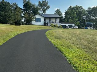 2 Pleasant Dr, Bernville, PA 19506