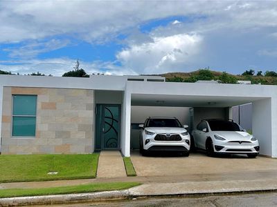 221 La Torrecilla St, Gurabo, PR, 00778