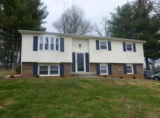 519 Old Gray Station Rd, Gray, TN 37615