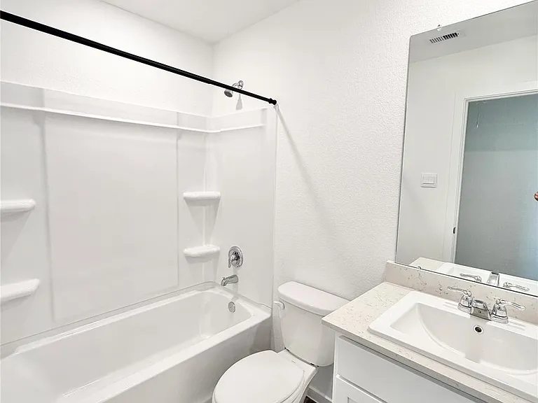40839 Hawthorne Glades St — Photo 13