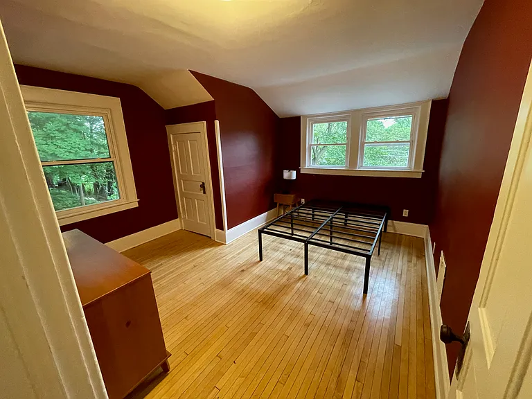 831 Lancaster Ave — Photo 16